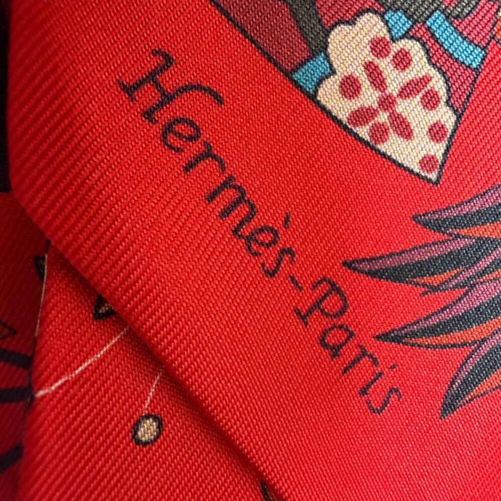 Hermès Fleurs et Papillons de Tissus Printed Twill Scarf in Multicolor Silk - Picture 3 of 5